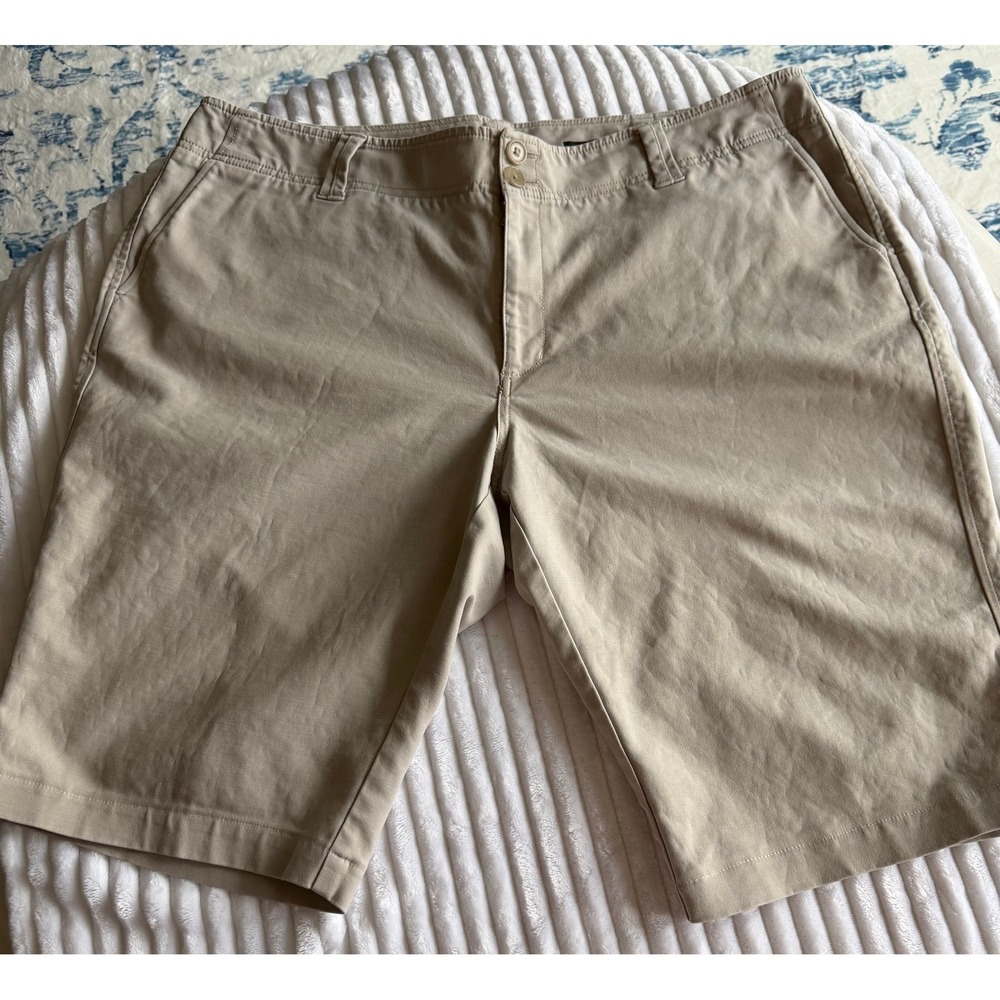 Eddie Bauer Blakely Fit Women's Khaki Chino Stretch Shorts Size 18